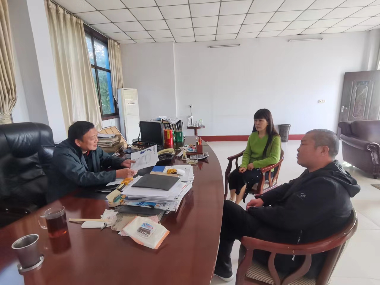 木欒司法所與公司對接，提供“點對點”、“訂單式”常態化司法精準服務，助力企業發展。